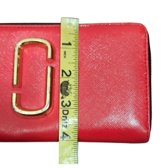 MARC JACOBS Snapshot Standard Leather Continental Wallet - Picture 8 of 9